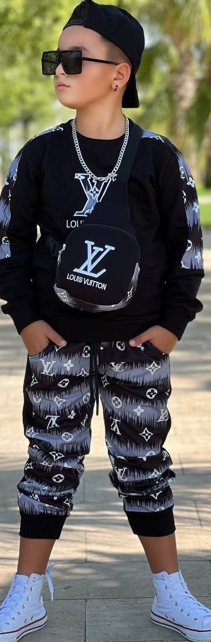 طقم أولادي ماركة ديزاين – ثلاث قطع مميزة